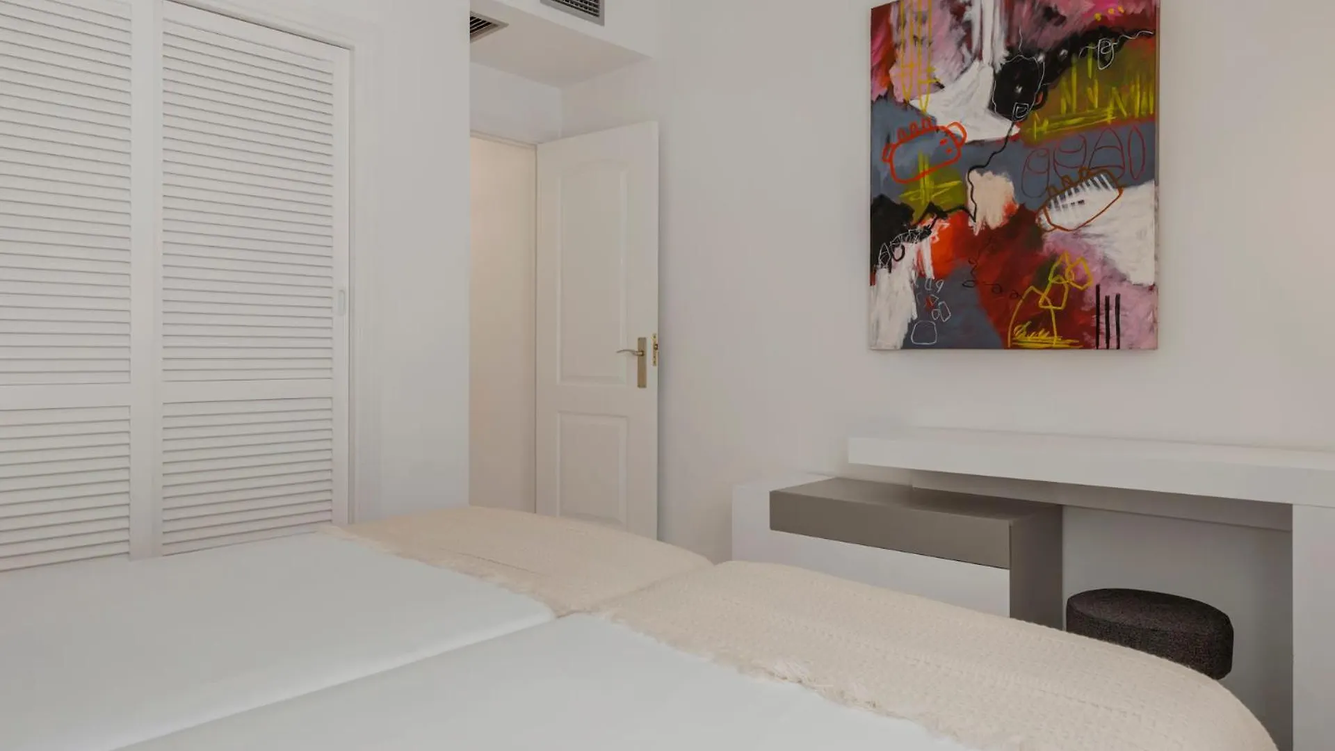 Moderno Y Luminoso Apartamento En Las Gaviotas- Puerto Banus Marbella Spain
