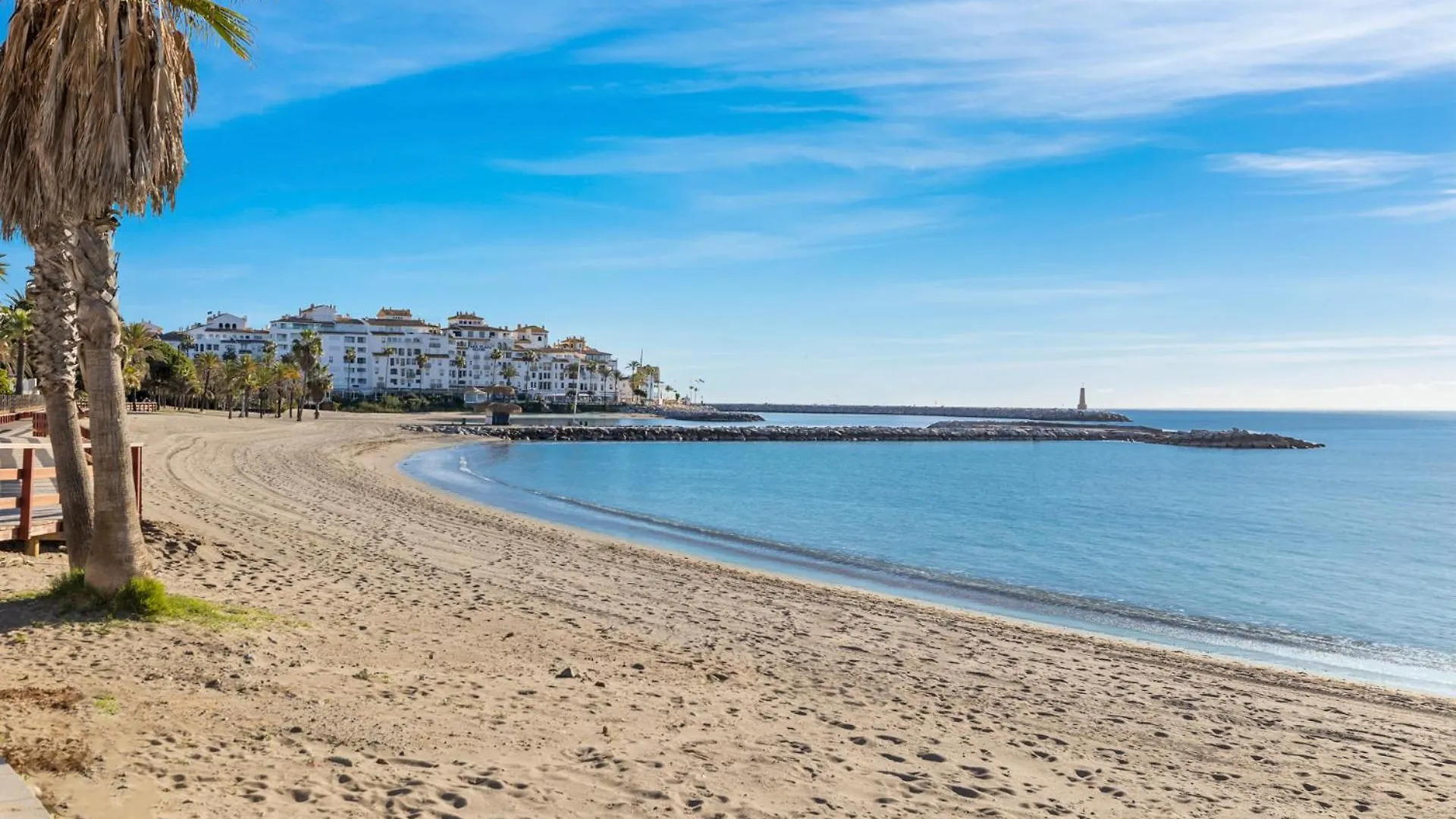 Moderno Y Luminoso Apartamento En Las Gaviotas- Puerto Banus Marbella Spain