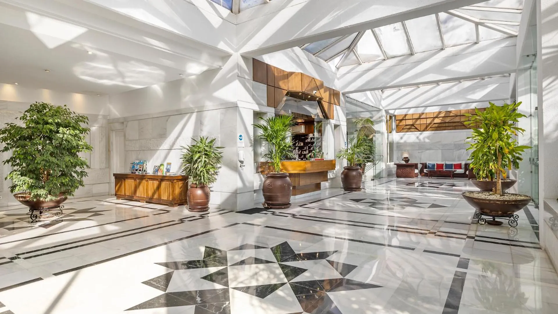 Moderno Y Luminoso Apartamento En Las Gaviotas- Puerto Banus Marbella 0*,  Spain