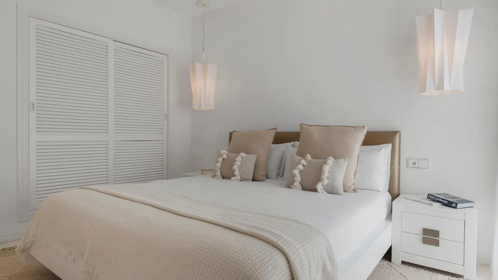 Moderno y luminoso apartamento en Las Gaviotas- Puerto Banús Marbella 0*,  España
