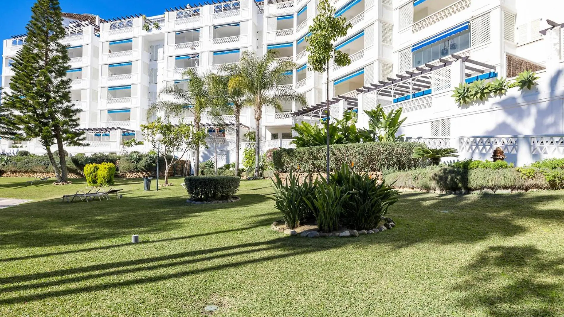 Moderno Y Luminoso Apartamento En Las Gaviotas- Puerto Banus Marbella Apartment